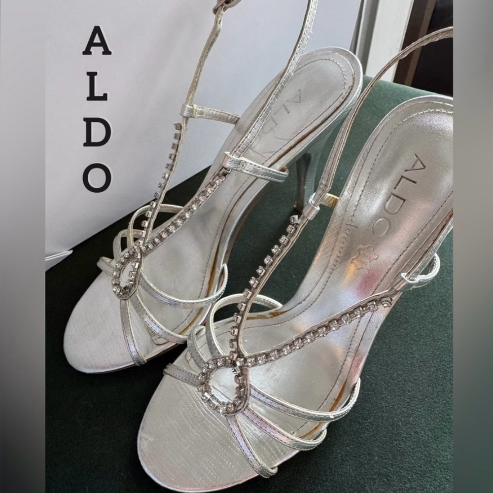 Aldo silver heels with crystal details ✨